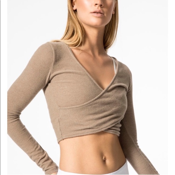 alo amelia luxe long sleeve crop